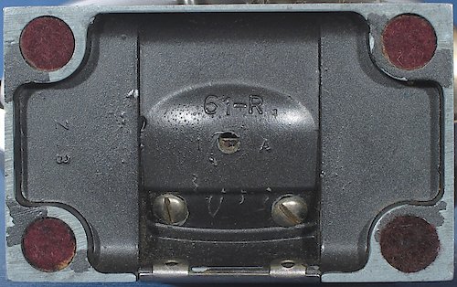 2 "Z 3" "61-R" in small lettering, "1 A" or "2 A" below it. The "1 A" base has auxiliary lettering "Z 3" on the left side, the "2 A" base has the auxiliary lettering "Z 3" on the right side. Clock tilts back on base. Used from 1945 to 1947. No extra casting dots in base.. Base 2, Z 3, 1 A