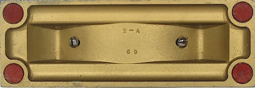 1 Base is only 1 11/16 inches deep. The cavity number "1 - A" or "2 - A" has wide spacing. Used from the beginning of Style 4 though ca. October 1934.. Big 4 Base 1 "2 - A"