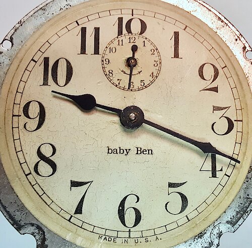 2.2 Paper dial, baby Ben below center with first "b" in lower case, MADE IN U.S.A. at bottom. Late 1915.. Photo courtesy of Bryon Hallman