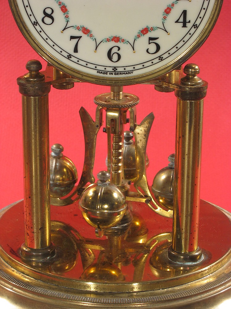 Gufa Standard 400 Day Clock. Gufa Standard 400 Day Clock Shelf Clock Model Photo