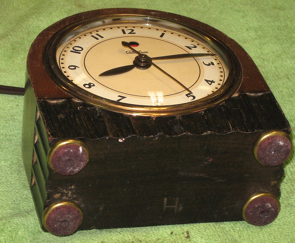 Telechron 3h81. Telechron 3h81 Shelf Clock Model Photo