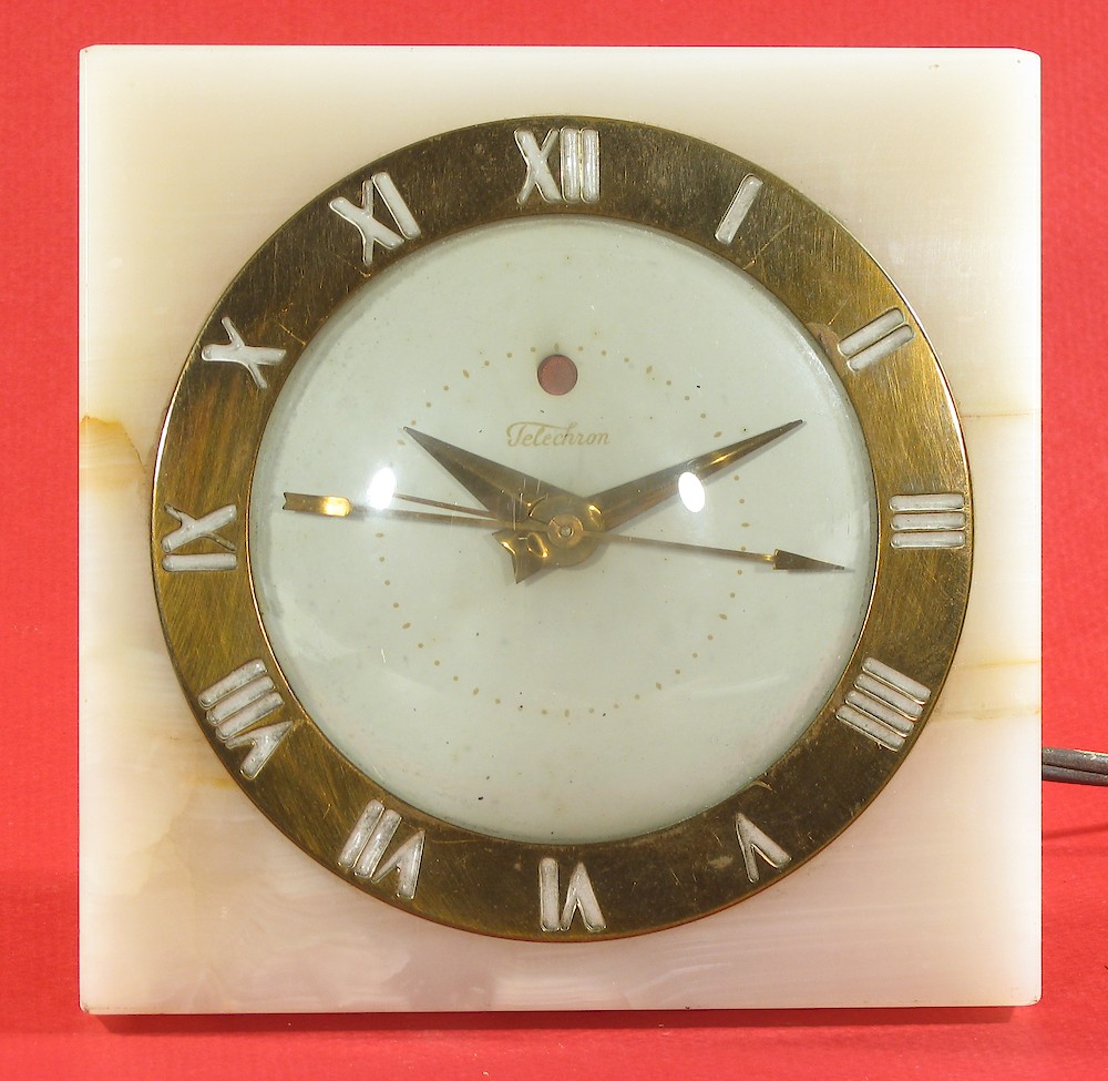 Telechron 7h57 Onyx. Telechron 7h57 Onyx Alarm Clock Model Photo