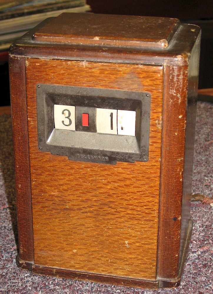 Telechron 8b03. Telechron 8b03 Shelf Clock Model Photo