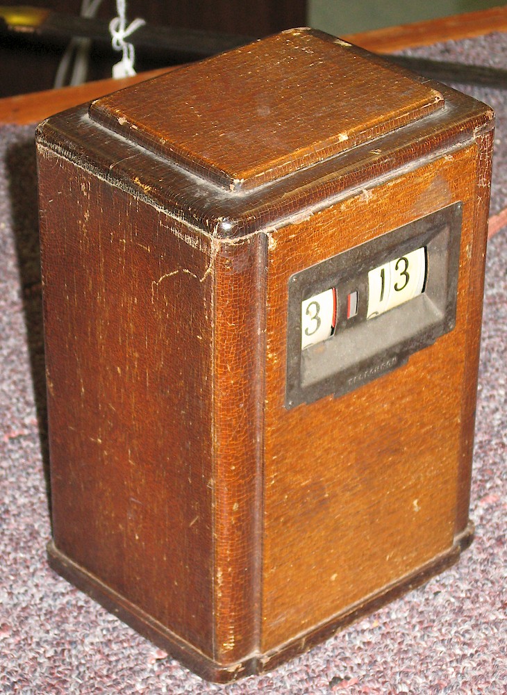 Telechron 8b03. Telechron 8b03 Shelf Clock Model Photo