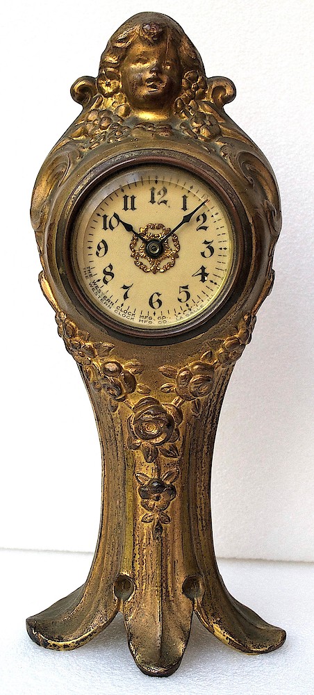 Westclox Valois Gold Plate. Movement date: 4-4-7 Courtesy of Mark Hursch (Australia).