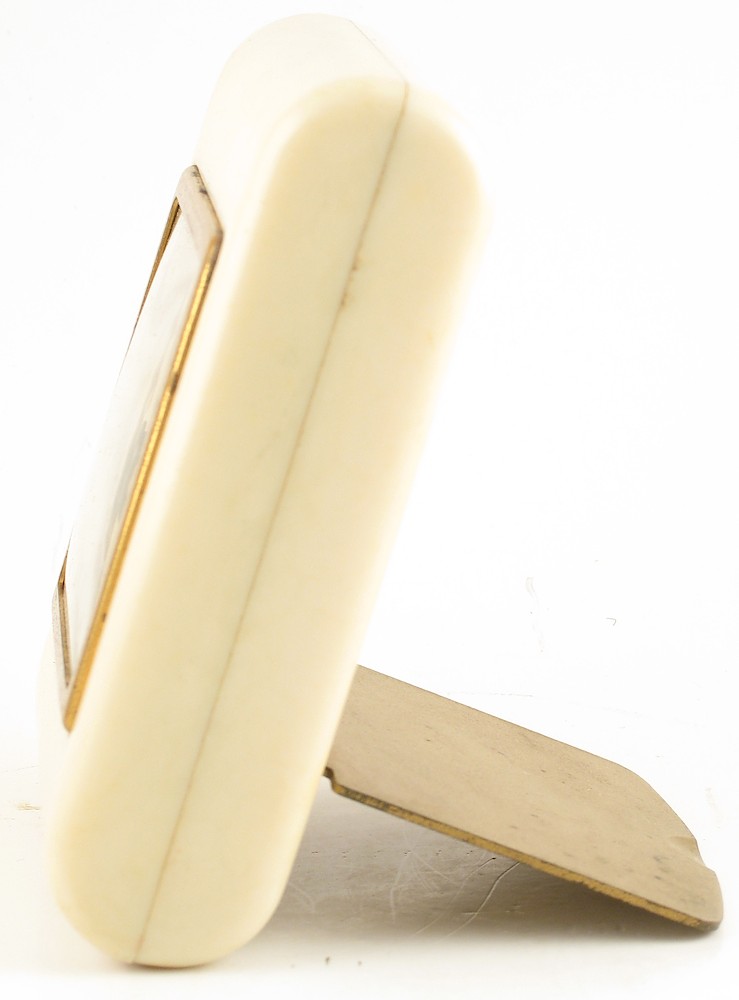 Westclox Pickwick Ivory. R side