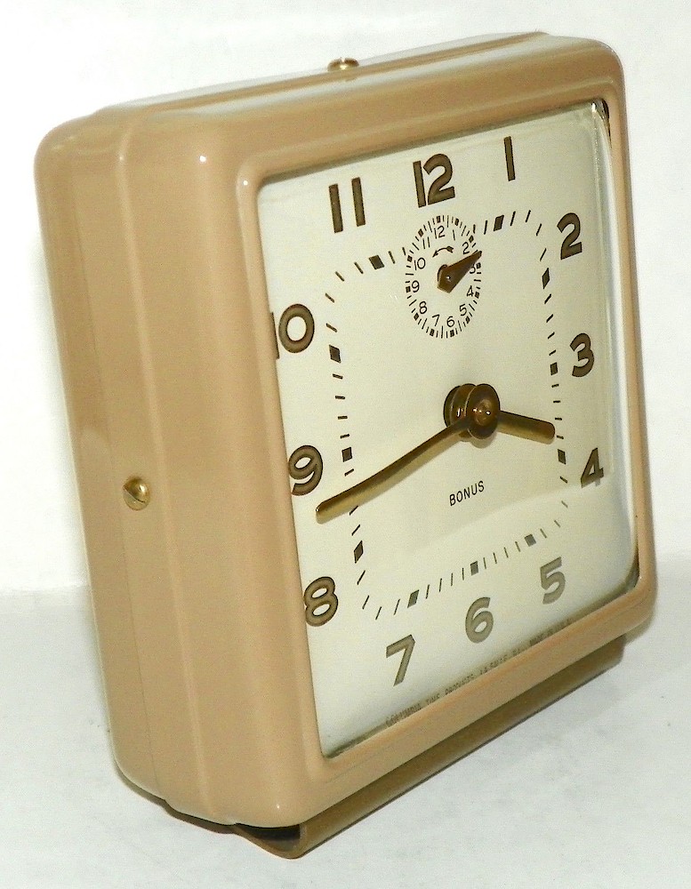 Westclox Columbia Bonus Beige Plain. Westclox Columbia Bonus Beige Plain Clock Example Photo