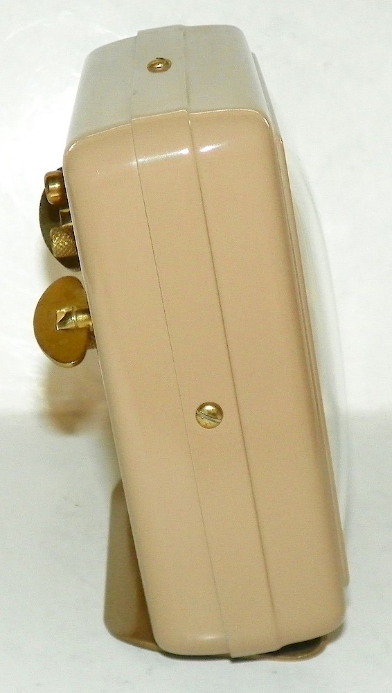 Westclox Columbia Bonus Beige Plain. Westclox Columbia Bonus Beige Plain Clock Example Photo