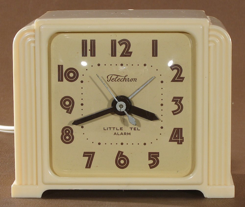 Telechron 7hb137 Ivory Plain. Telechron 7hb137 Ivory Plain Clock Example Photo