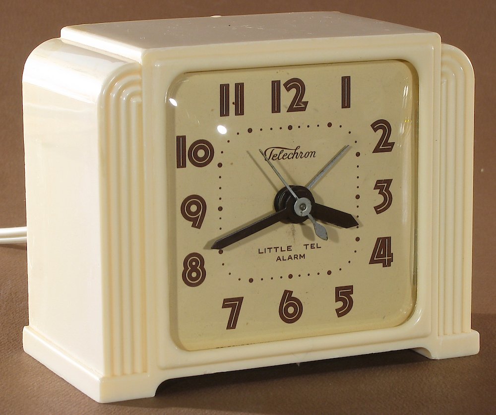 Telechron 7hb137 Ivory Plain. Telechron 7hb137 Ivory Plain Clock Example Photo