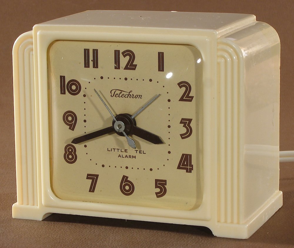 Telechron 7hb137 Ivory Plain. Telechron 7hb137 Ivory Plain Clock Example Photo