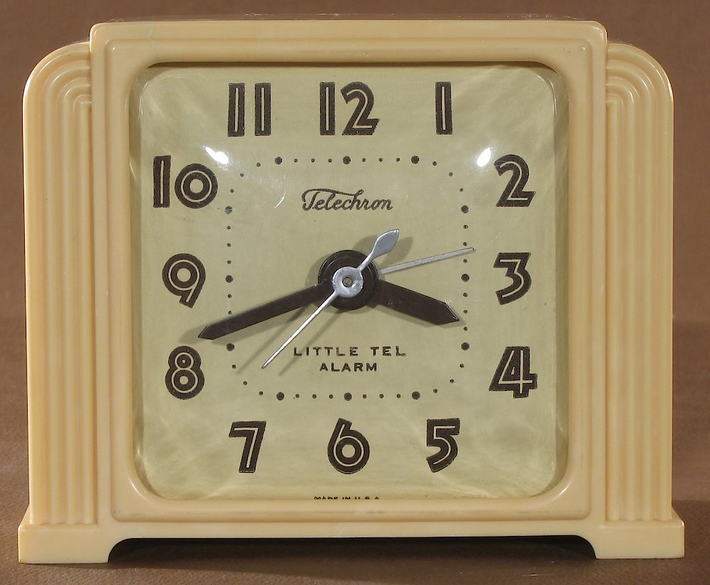 Telechron 7hb137 Ivory Plain. Telechron 7hb137 Ivory Plain Clock Example Photo