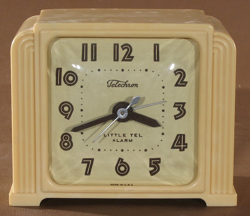 Telechron 7hb137 Ivory Plain. Telechron 7hb137 Ivory Plain Clock Example Photo