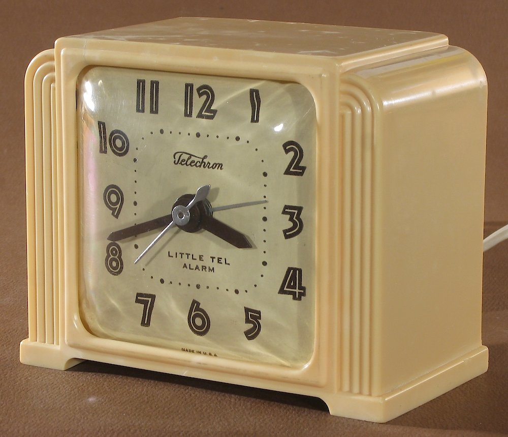 Telechron 7hb137 Ivory Plain. Telechron 7hb137 Ivory Plain Clock Example Photo