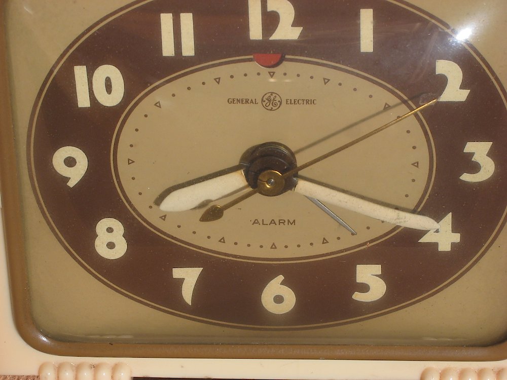 General Electric 7h118l. General Electric 7h118l Clock Example Photo