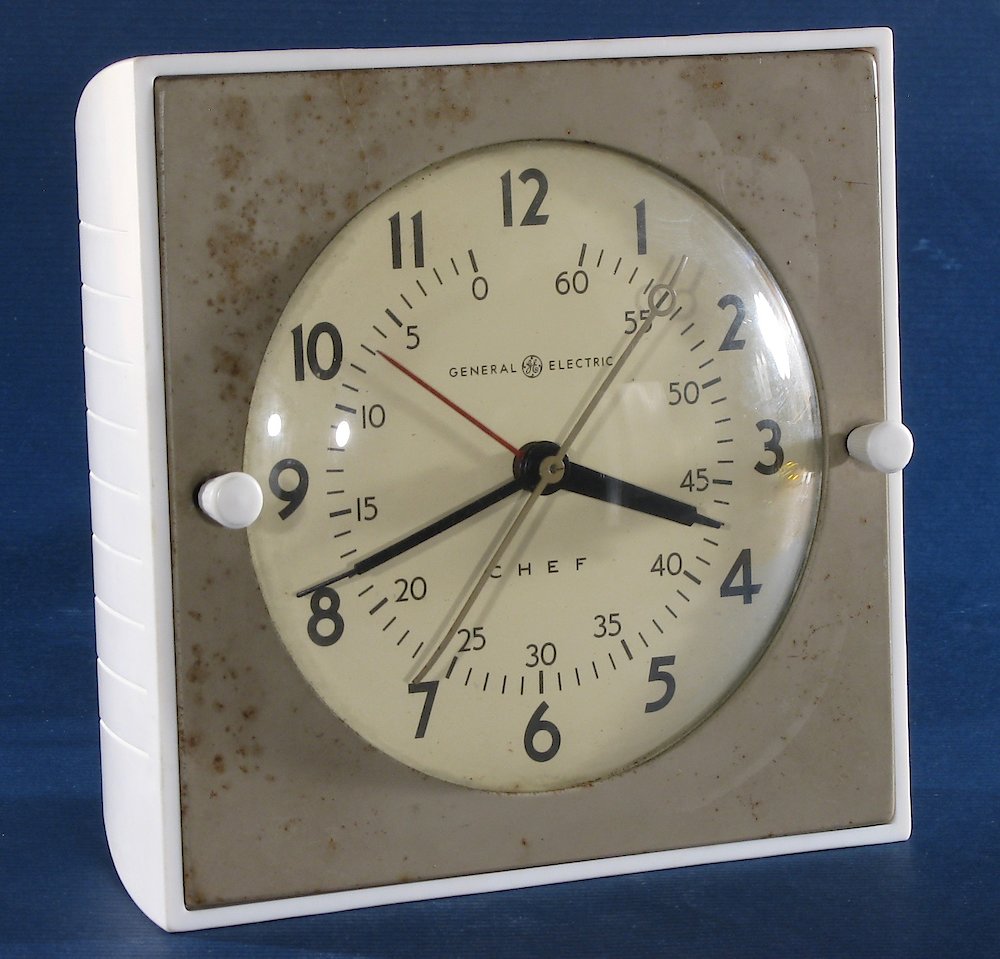 General Electric 2h18 White. General Electric 2h18 White Clock Example Photo