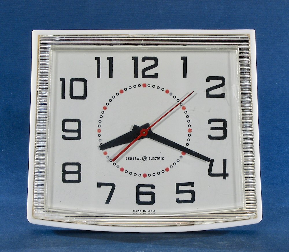 General Electric 2h110 White. General Electric 2h110 White Clock Example Photo