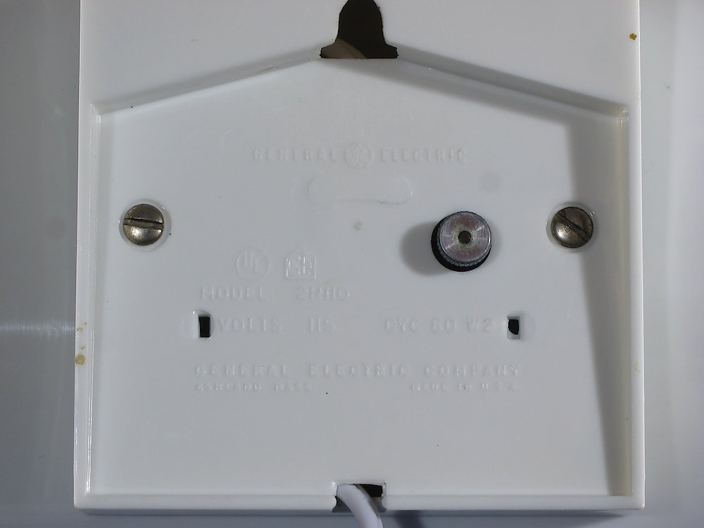 General Electric 2h110 White. General Electric 2h110 White Clock Example Photo