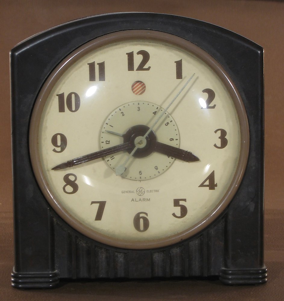 General Electric 7h154 Brown. General Electric 7h154 Brown Clock Example Photo