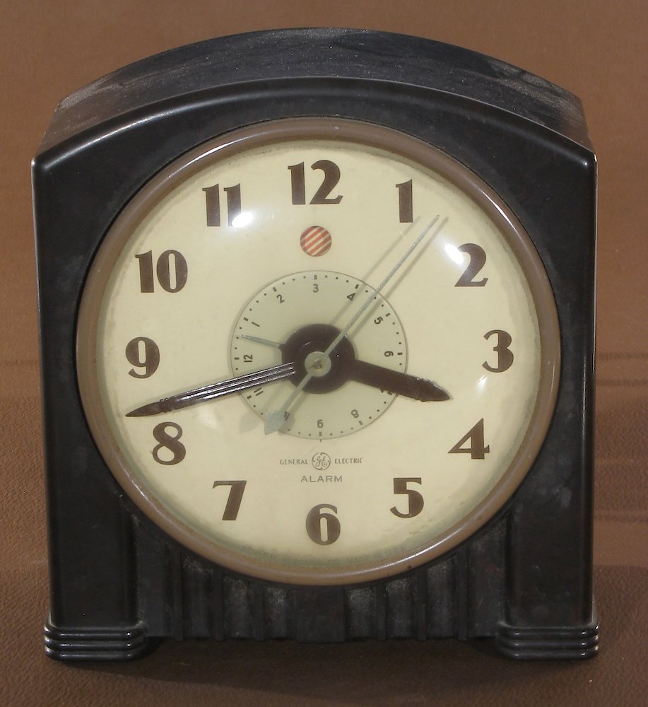 General Electric 7h154 Brown. General Electric 7h154 Brown Clock Example Photo