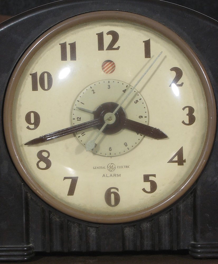 General Electric 7h154 Brown. General Electric 7h154 Brown Clock Example Photo