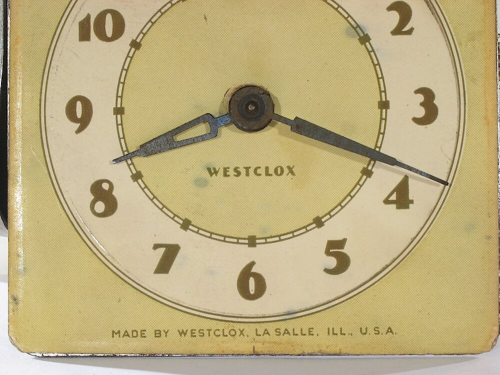 Westclox Siesta Ivory Plain. Westclox Siesta Ivory Plain Clock Example Photo