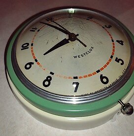 Westclox Manor Ivory And Green S4a. Westclox Manor Ivory And Green S4a Clock Example Photo