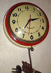 Westclox Manor Ivory And Red S4a. Westclox Manor Ivory And Red S4a Clock Example Photo