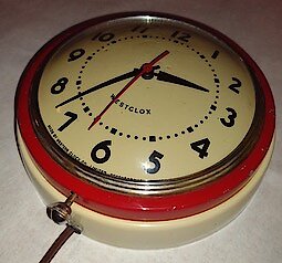 Westclox Manor Ivory And Red S4a. Westclox Manor Ivory And Red S4a Clock Example Photo