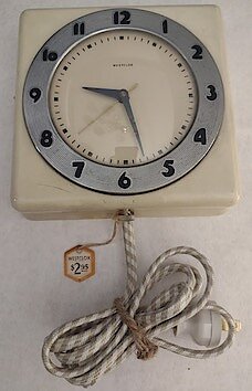 Westclox Belfast Style 1 Ivory. Westclox Belfast Style 1 Ivory Clock Example Photo