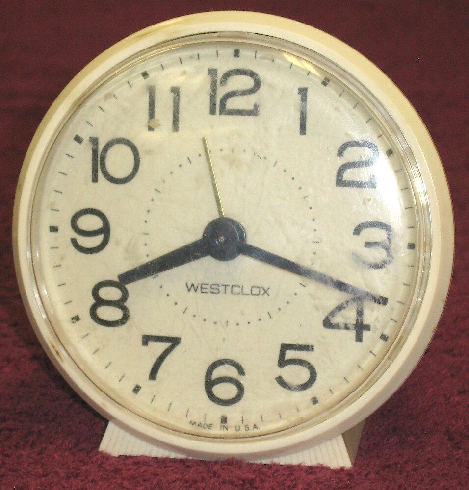 Westclox Bingo Style 4 Ivory Plain. Westclox Bingo Style 4 Ivory Plain Clock Example Photo