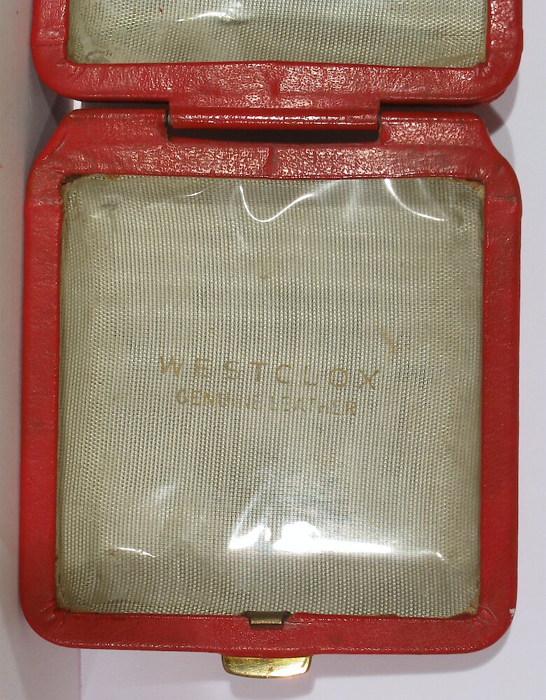 Westclox Travette Red. Westclox Travette Red Clock Example Photo