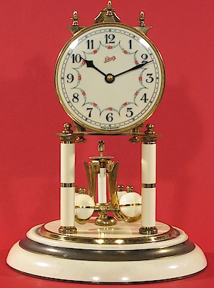 Schatz Standard 400 Day Ivory Painted Enamel Dial. Schatz standard 400 day clock made aroun d 19509 - 1952. White painted finish.