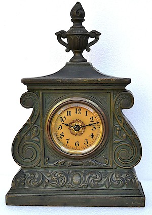 Westclox Oxford Bronze. Patent date: Oct 28th, 1902
Movement date: 6-7-6

Courtesy of Mark Hursch (Australia).