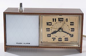 Westclox Moonbeam Style 3 Flashalarm Woodgrain