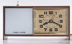 Westclox Moonbeam Style 3 Flashalarm Woodgrain