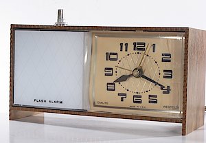 Westclox Moonbeam Style 3 Flashalarm Woodgrain
