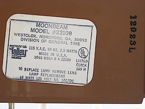 Westclox Moonbeam Style 3 Flashalarm Woodgrain