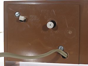 Westclox Moonbeam Style 3 Flashalarm Woodgrain