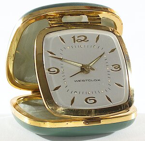 Westclox Travette Deluxe Seafoam Green. 1 Jewel movement (rear balance endstone). Made in Germany.