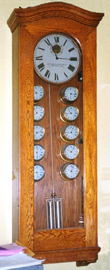 1928 master clock featuring mercurial pendulum