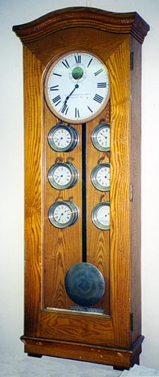 1919 master clock featuring 4 pilot clocks