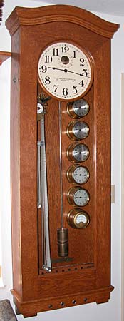 Post-WWII master clock