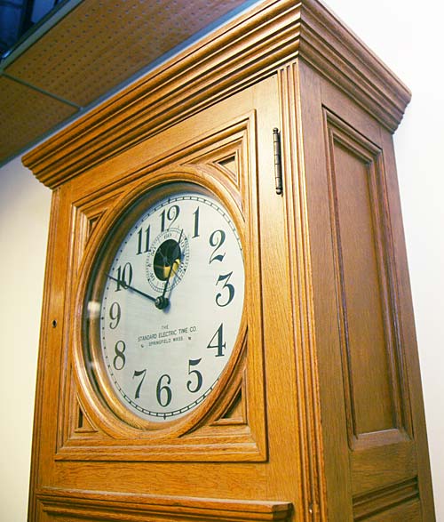 List No. 56 PI master clock, oak